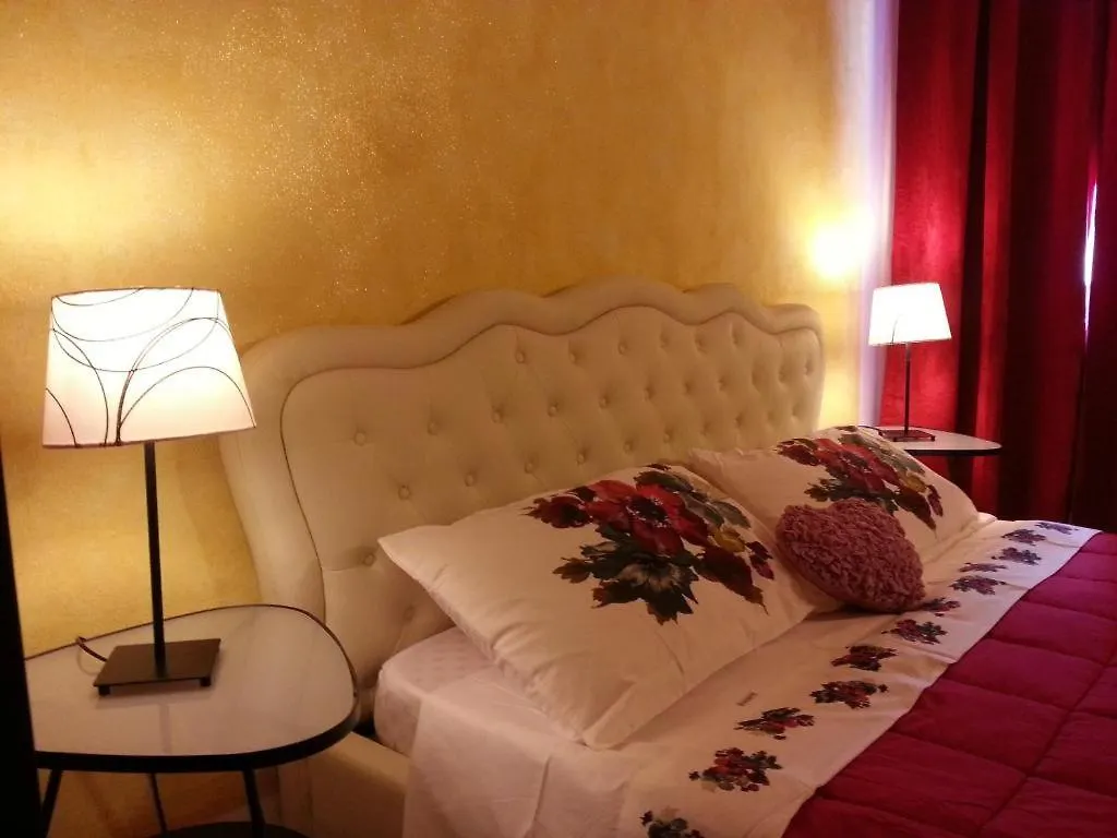 B & B Oasis Passion Fiera - Triple Room رو